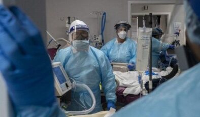 Kovid-19 hastası, oda arkadaşını oksijen tüpüyle öldürdü