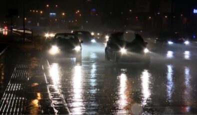 Ankara’da sağanak yağış etkili oldu
