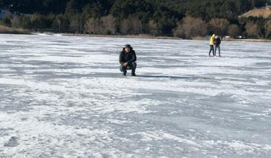 Simavda soğuk hava gölü dondurdu
