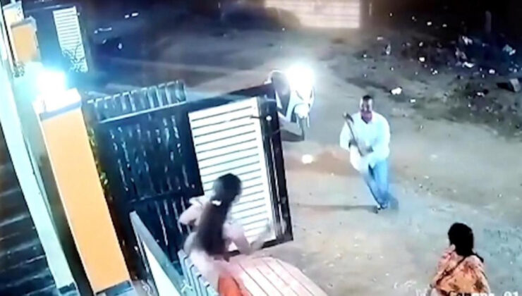 Dehşet! Hindistan’da kucağında bebek olan kadına baltayla saldırdı