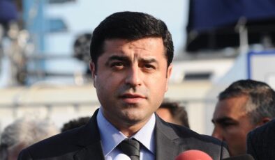 Demirtaş’a Cumhurbaşkanına hakaret iddiasıyla 3.5 yıl hapis cezası