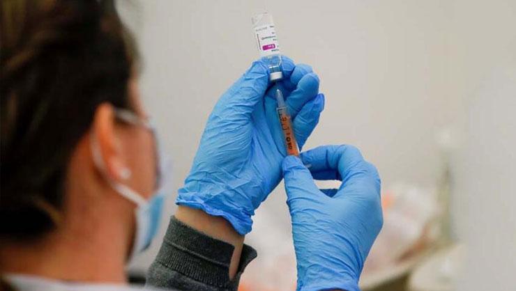 AstraZeneca aşısı felç ediyor dendi, ülkede kıyamet koptu