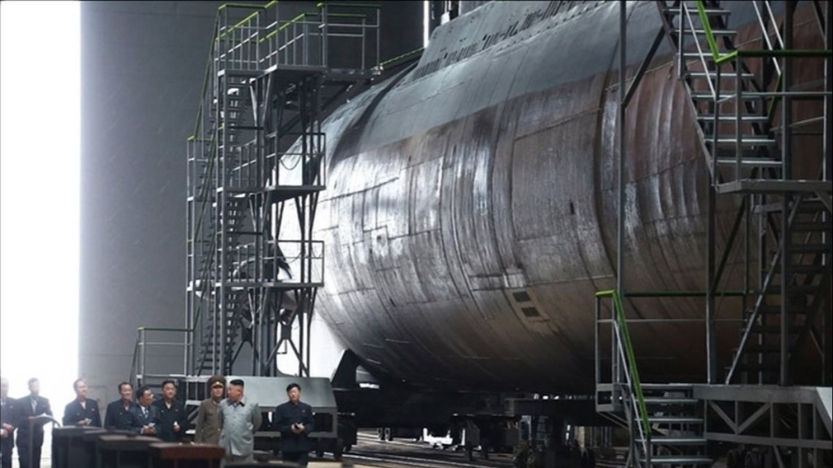 Kuzey Kore’nin balistik füze denizaltısını tamamladığı iddia edildi
