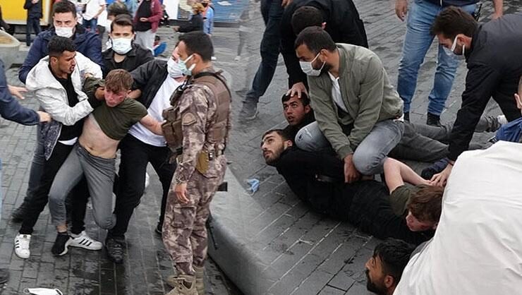 Son dakika: Taksim Meydanında ortalık karıştı! Özel Harekat…