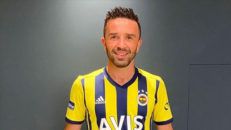 Son Dakika: Fenerbahçede Gökhan Gönülle yollar ayrılıyor mu?
