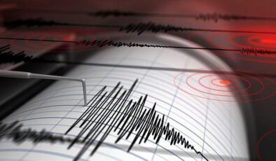 Endonezyada şiddetli deprem! Tsunami uyarısı