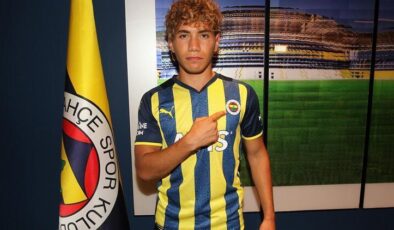 Çağtay Kurukalıp Fenerbahçe ile sözleşme imzaladı