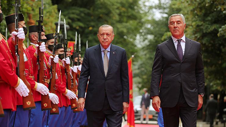 Cumhurbaşkanı Erdoğan, Karadağda! Resmi törenle karşılandı