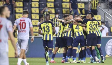 Fenerbahçe, sahasında Antalyasporu 2-0 yendi