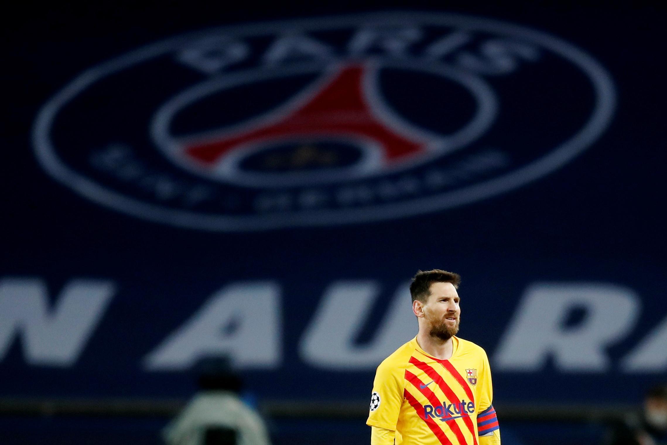 Messi pazartesi günü Paris Saint-Germain ile sözleşe imzalayacak