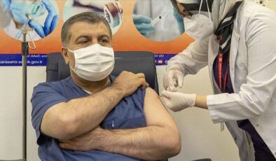 Sağlık Bakanı Koca, kendisi ve ailesinin aşı olmadığı iddialarını…
