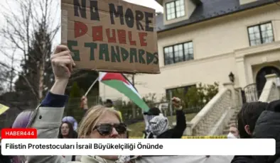 Filistin Protestocuları İsrail Büyükelçiliği Önünde