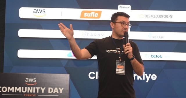 “Yeni işletim sistemimiz yapay zeka, yeni kullanıcı arayüzümüz ise sohbet”