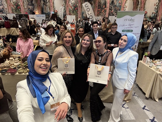 Kozmetik markası, 13 Ekim’deki moda ve güzellik zirvesinde yerini aldı