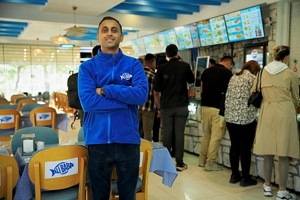 Foça’nın ekonomisi gastronomi turizminden besleniyor